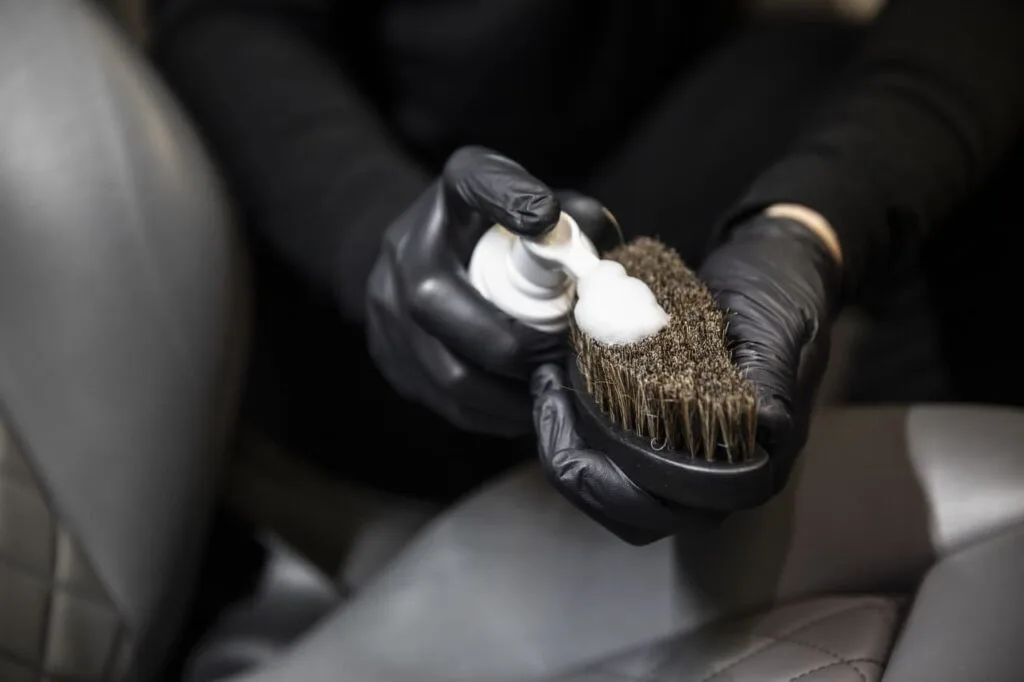 lederreinigung bei the detailer